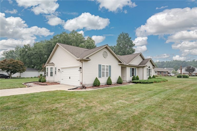 336 Middlefield Court, Painesville, OH - Photo 2
