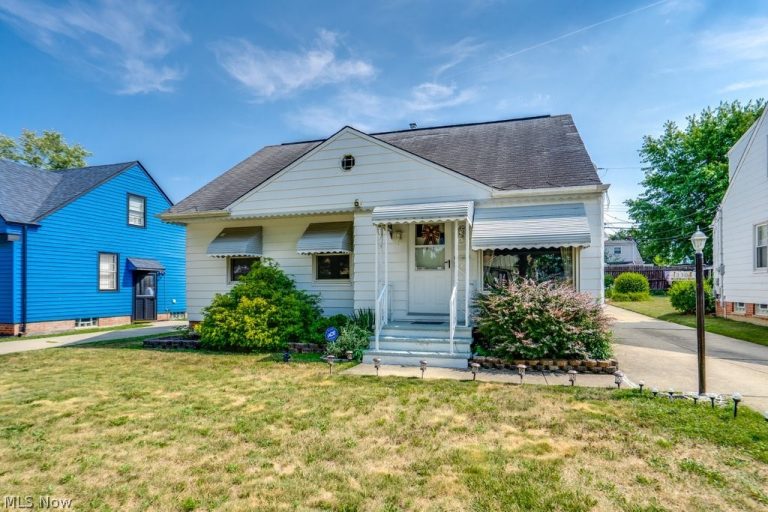 13304 Woodward Boulevard, Garfield Heights, OH - Photo 2