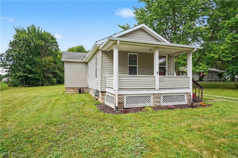 470 Secrist Lane, Girard, OH - Photo 2