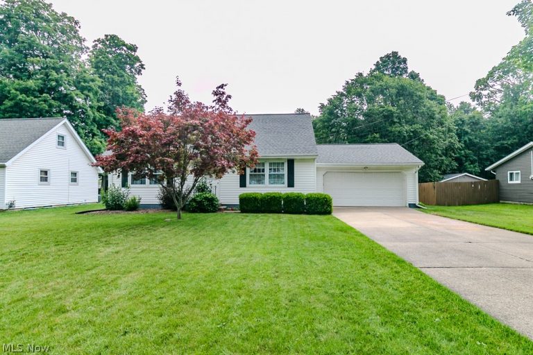 7973 Brichford Road, Mentor, OH - Photo 2