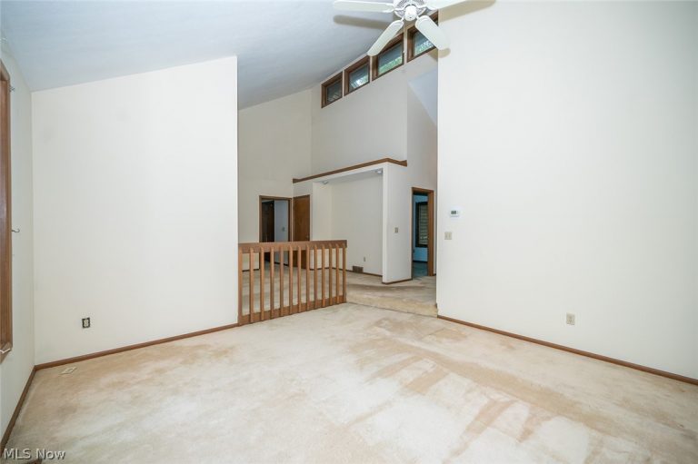 10110 Weathersfield Drive, Mentor, OH - Photo 2