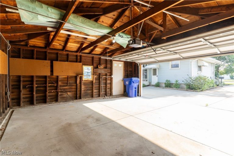 6391 Smith Road, Brook Park, OH - Photo 6