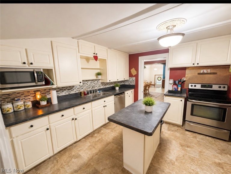 375 Rocky River Drive, Berea, OH - Photo 5