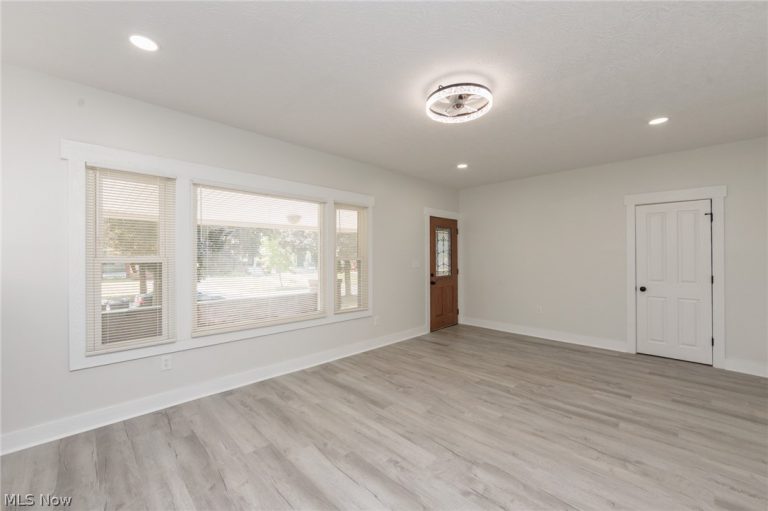 11711 Buckingham Avenue, Cleveland, OH - Photo 4