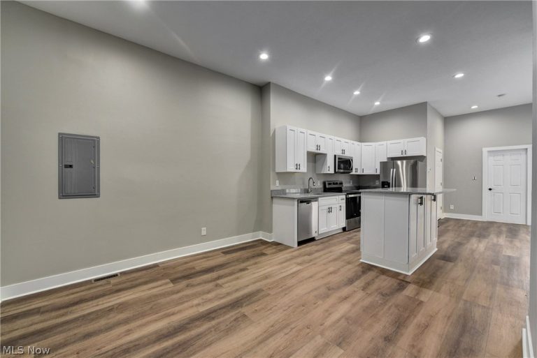 6014 Franklin Boulevard #1, Cleveland, OH - Photo 5