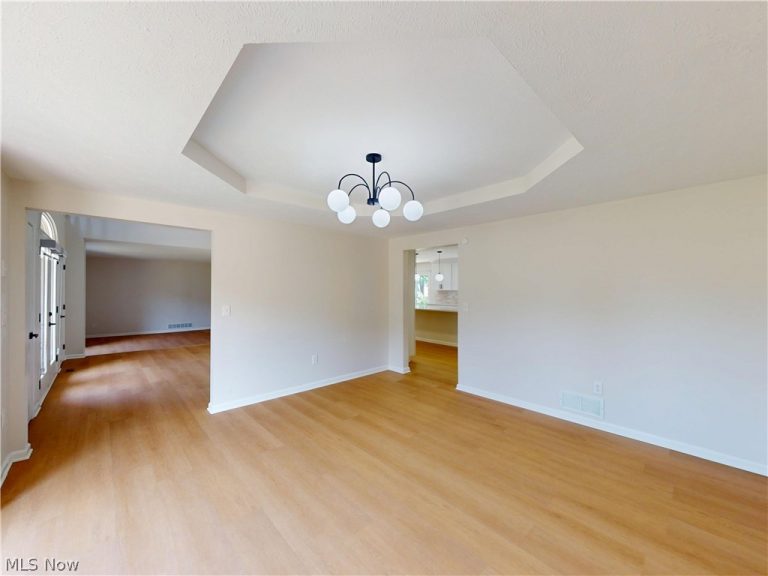 5650 Ashley Circle, Highland Heights, OH - Photo 6