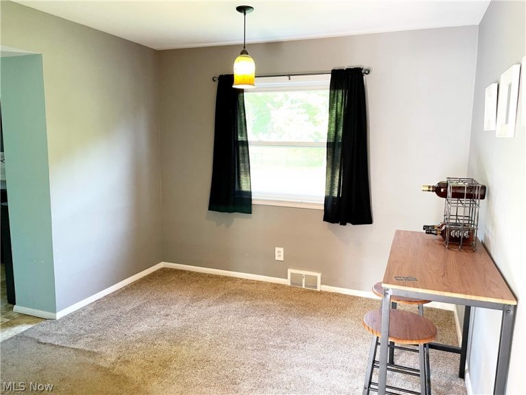716 Franklin Boulevard, Highland Heights, OH - Photo 5