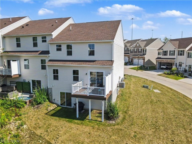 7370 Hillshire Drive, Concord Twp, OH - Photo 8