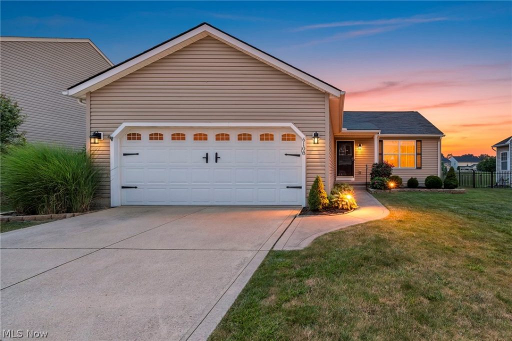 6108 Greenview Trail, North Ridgeville, OH