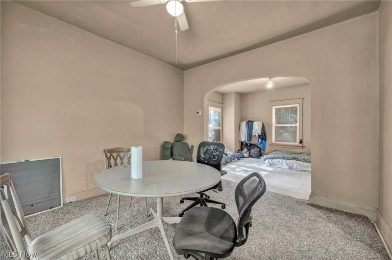 9822 Raymond Avenue, Cleveland, OH - Photo 5