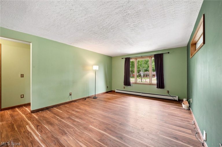 712 Renninger Road, New Franklin, OH - Photo 3