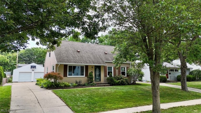 2971 9th Street, Cuyahoga Falls, OH - Photo 2