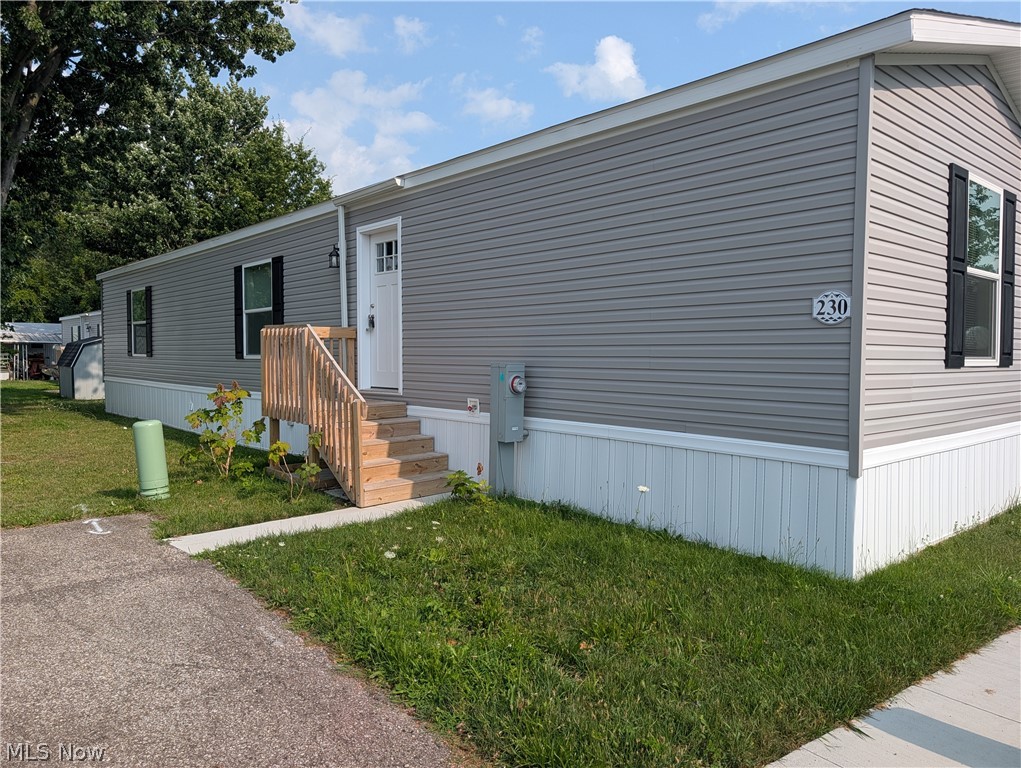 230 Edgecliff Circle #47, Elyria, OH