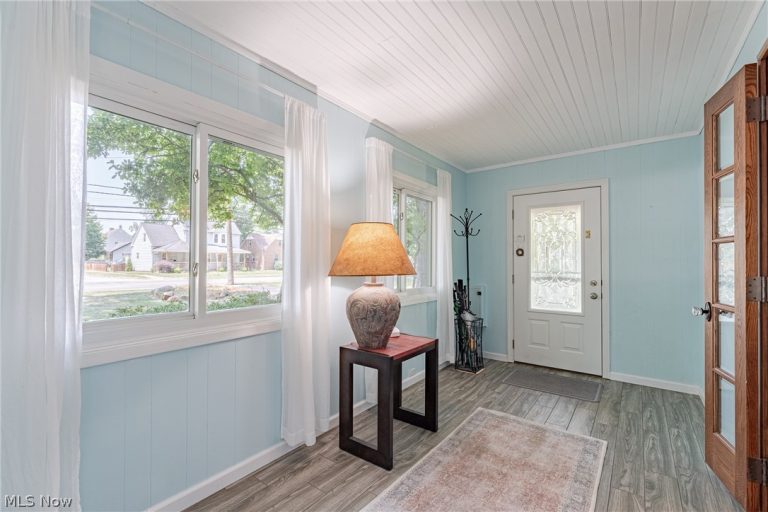 1091 Green Road, South Euclid, OH - Photo 3