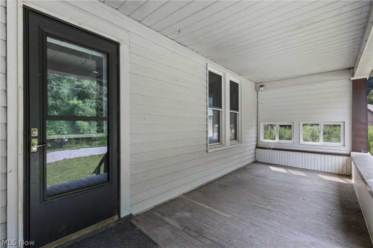55138 Colerain Pike, Martins Ferry, OH - Photo 6