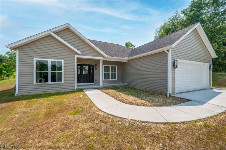 135 Hillside Drive, East Palestine, OH - Photo 3