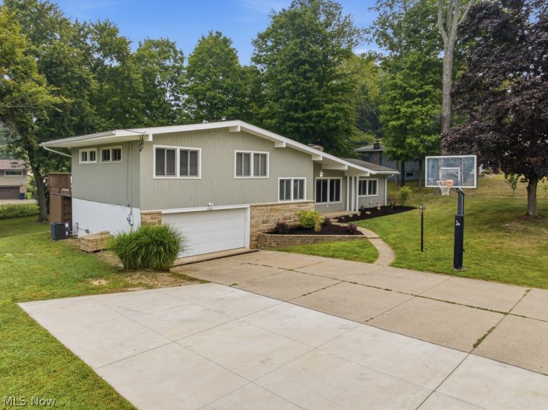 332 Smith Drive, Tallmadge, OH - Photo 3