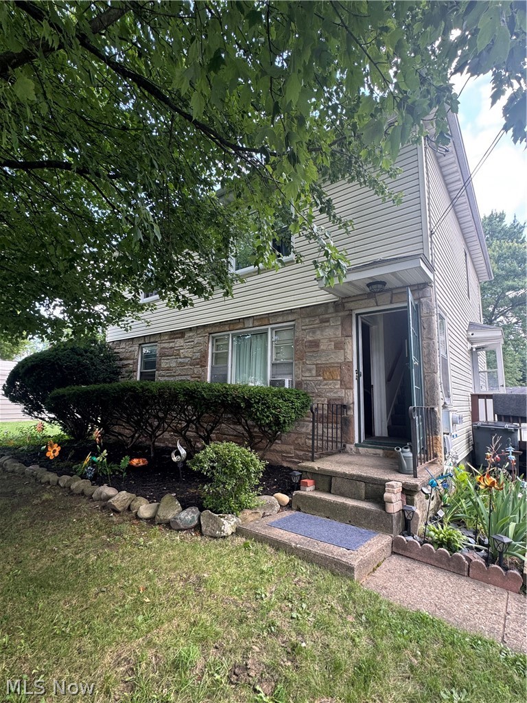 2424 Triplett Boulevard, Akron, OH - Photo 2