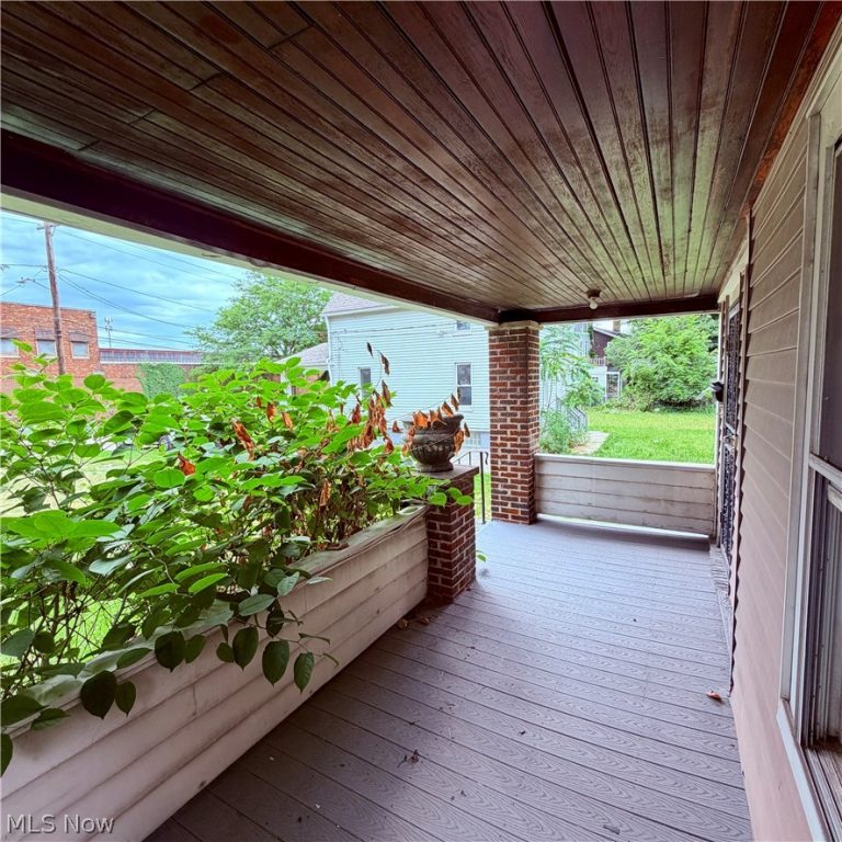 14307 Darley Avenue, Cleveland, OH - Photo 4