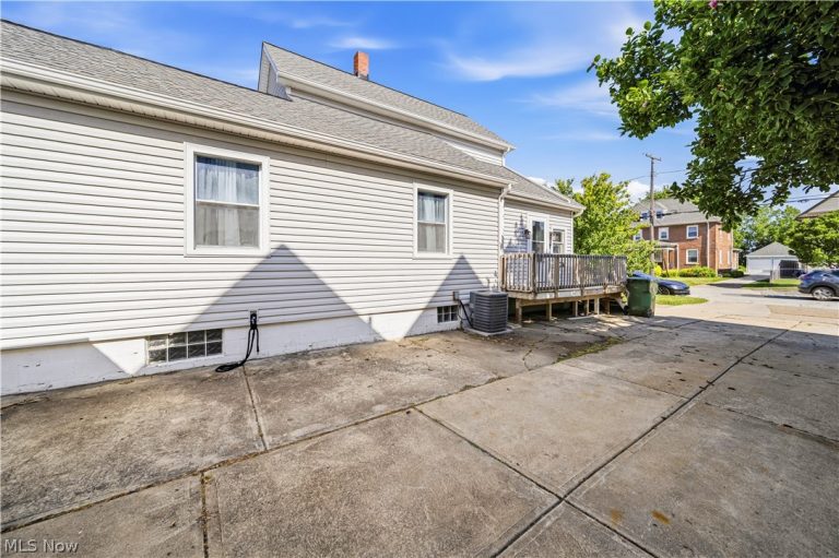 216 2nd Street, Fairport Harbor, OH - Photo 4