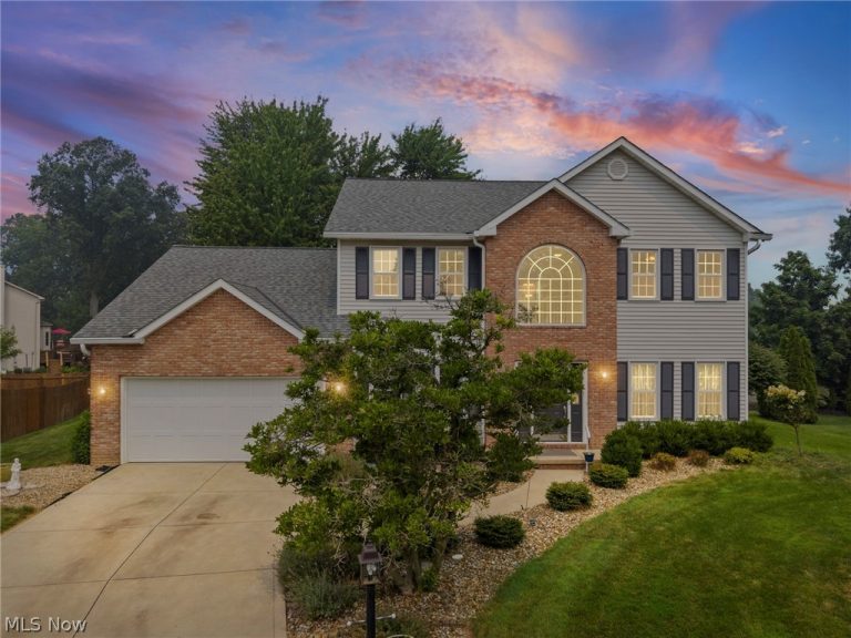 17118 Woodlawn Court, Strongsville, OH - Photo 2
