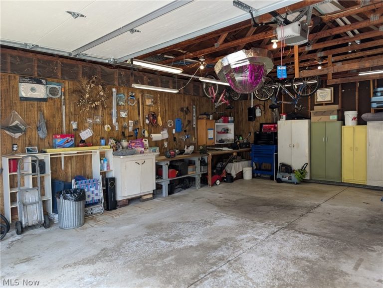 2325 Cathy Drive, Canton, OH - Photo 6