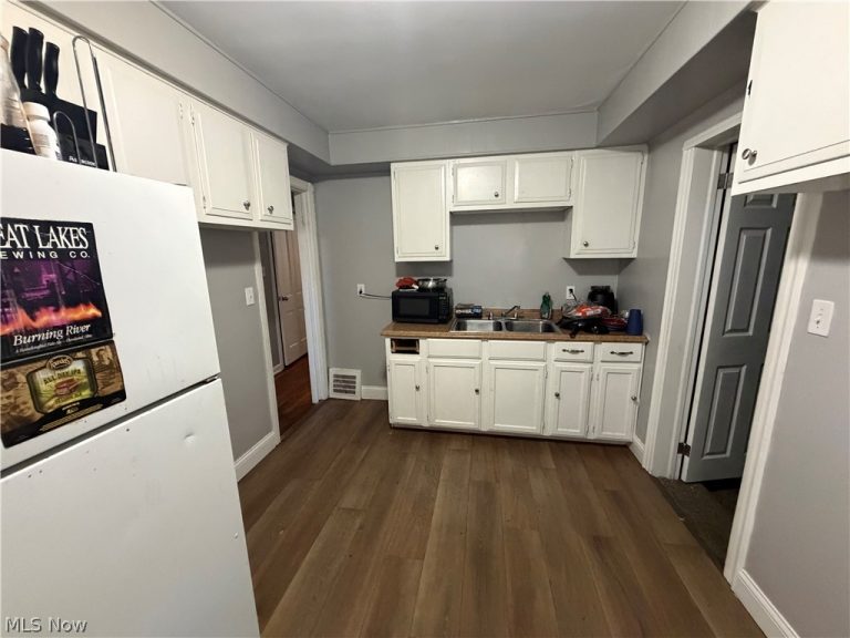 608 E. 120th Street, Cleveland, OH - Photo 3