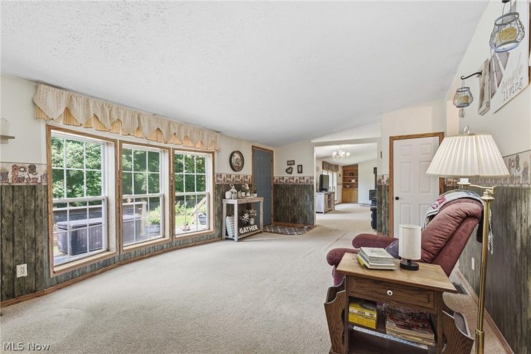 6828 Angling Road, Wooster, OH - Photo 4