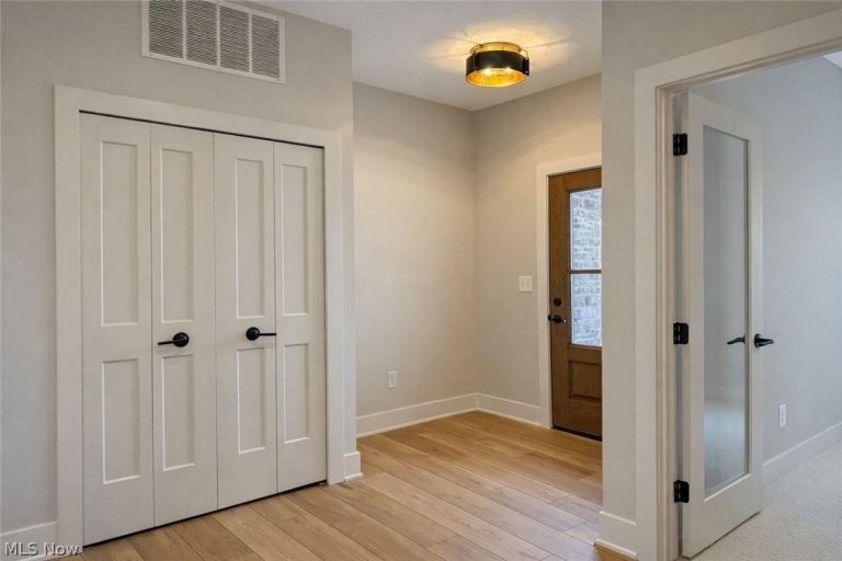 1825 Vivian Way, Avon, OH - Photo 2