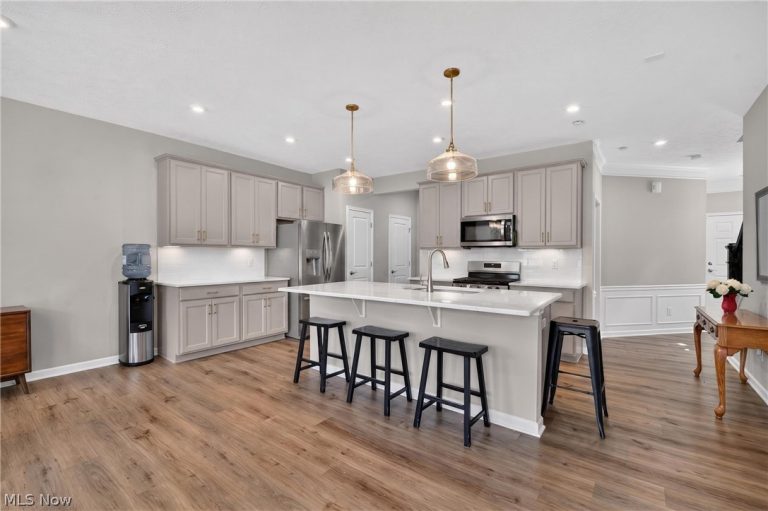 798 Greenway Drive, Westlake, OH - Photo 3