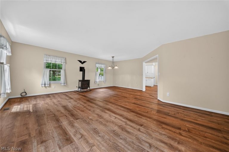 2940 Corries Way, Conneaut, OH - Photo 3