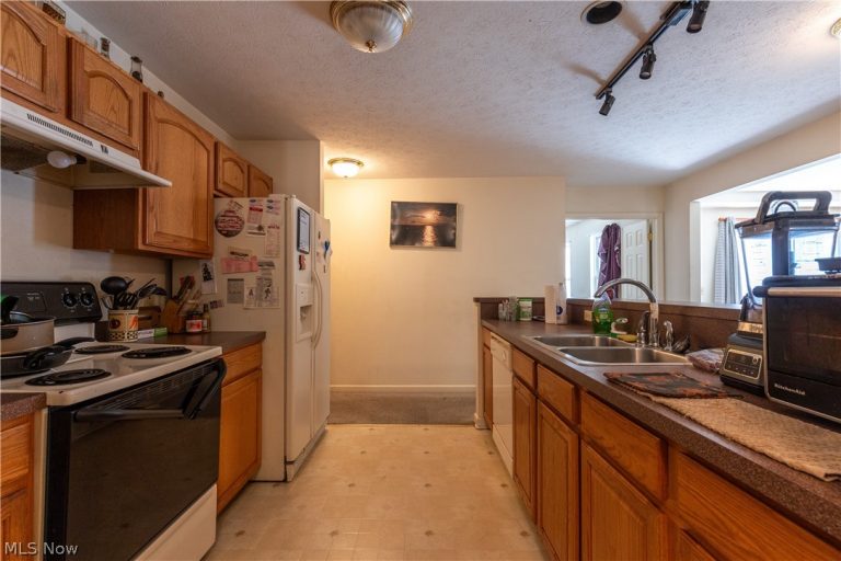 4480 Brooks Road, Cleveland, OH - Photo 3