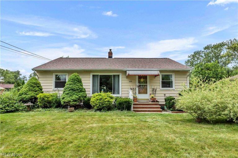 6676 Mackenzie, North Olmsted, OH, 44070