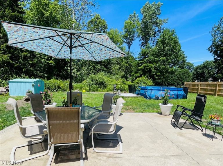 10857 Tanglewood Trail, Concord Twp, OH - Photo 2