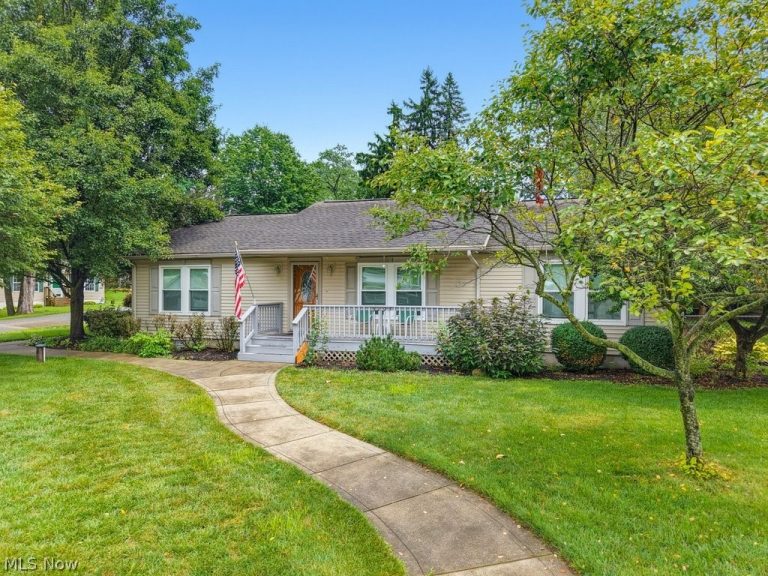 3295 Waterside Drive, Akron, OH - Photo 3