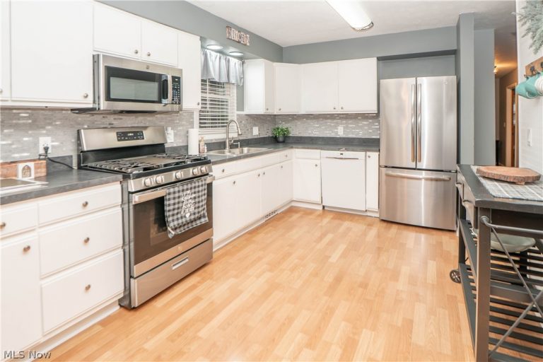3524 Frawood Drive, Uniontown, OH - Photo 8