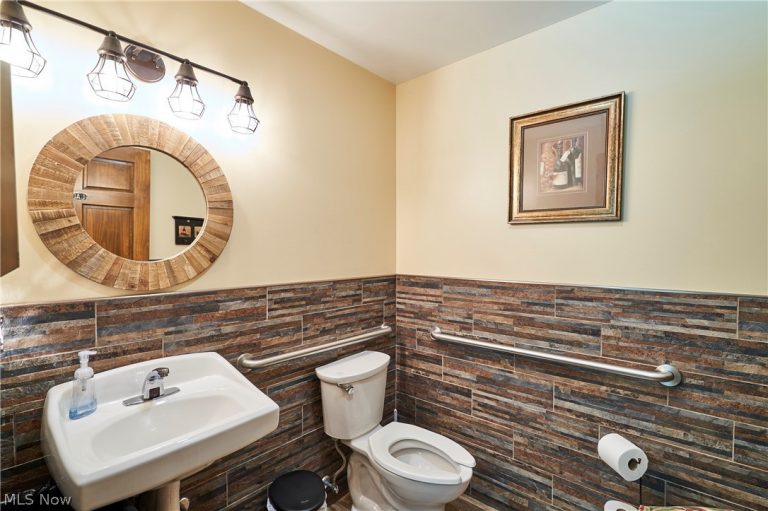 834 Clyde Hill Road, Harpersfield, OH - Photo 8