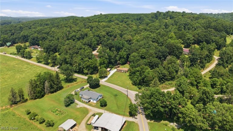 337 Wadesville Road, Washington, WV - Photo 3