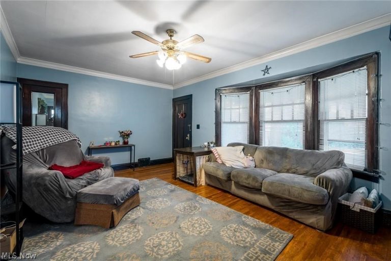 12905 Arliss Drive, Lakewood, OH - Photo 4