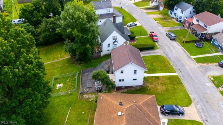 616 Buena Vista Boulevard, Steubenville, OH - Photo 2