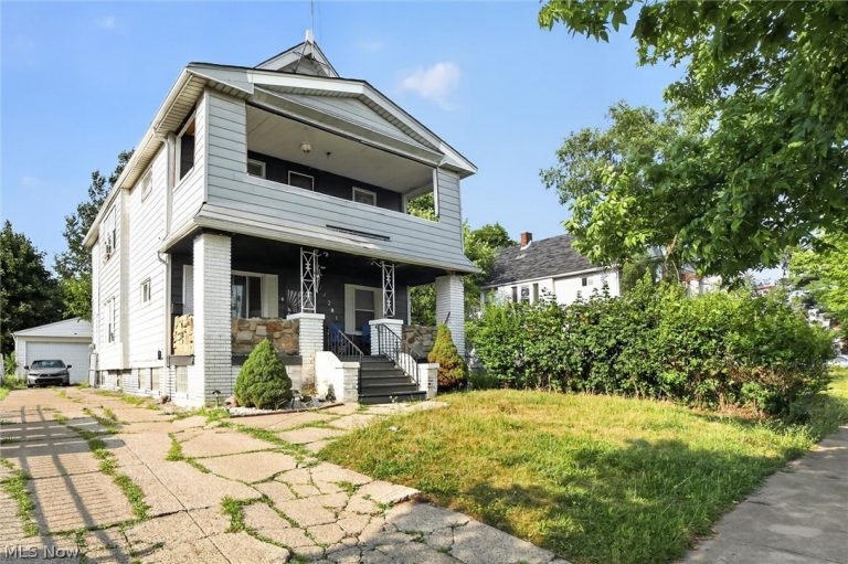 11201 Melba Avenue, Cleveland, OH - Photo 2
