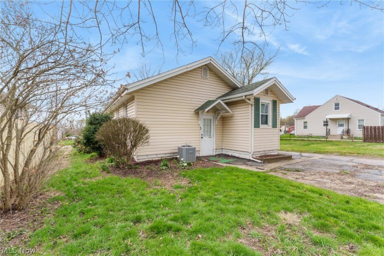 829 Indian Trail, Akron, OH - Photo 6
