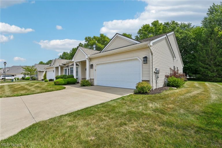 1399 Cross Creek Drive, Willoughby, OH - Photo 2