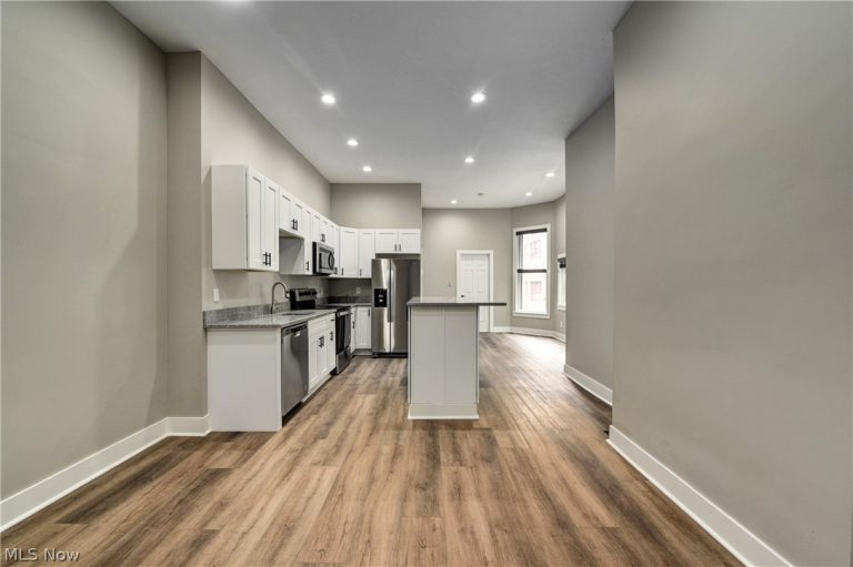6014 Franklin Boulevard #1, Cleveland, OH - Photo 3