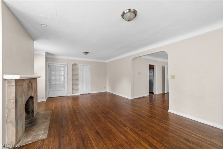 19619 Winslow Road, Shaker Heights, OH - Photo 4