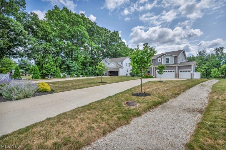 6244 Cardinal Meadow Court, Mentor, OH - Photo 3