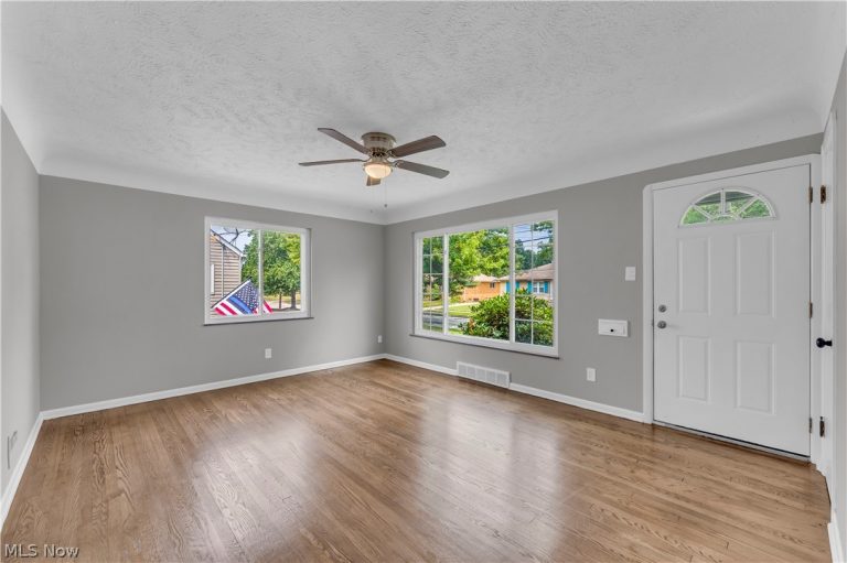 6310 Alexandria Drive, Parma, OH - Photo 3