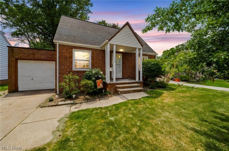 134 293rd Street, Willowick, OH - Photo 2