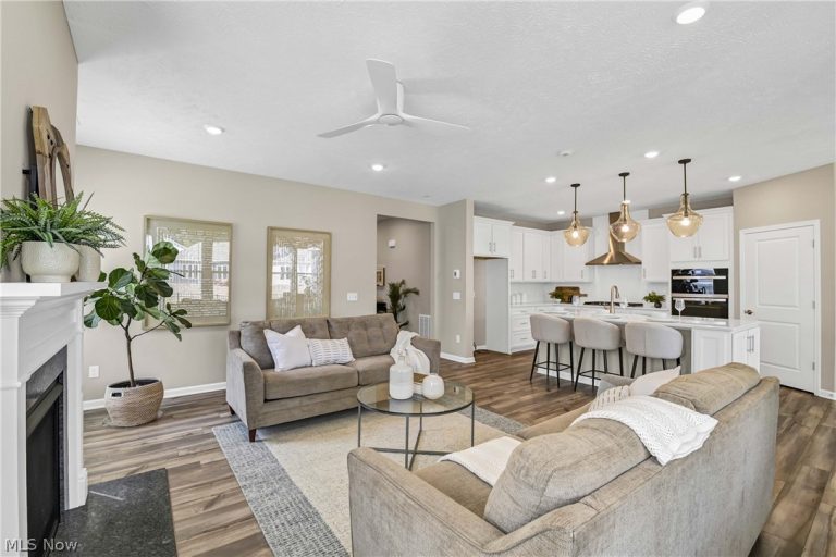 33153 Coastal Drive, Avon Lake, OH - Photo 2