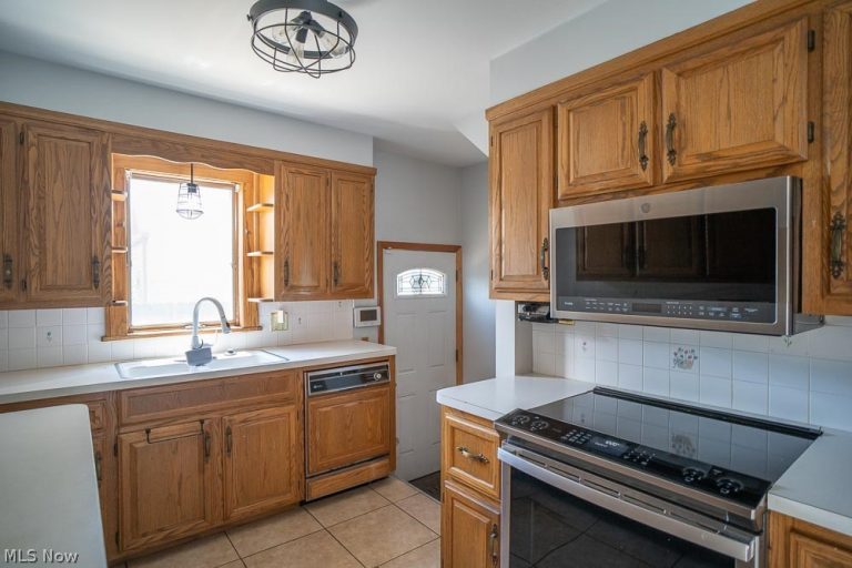 1853 Evergreen Avenue, Akron, OH - Photo 6